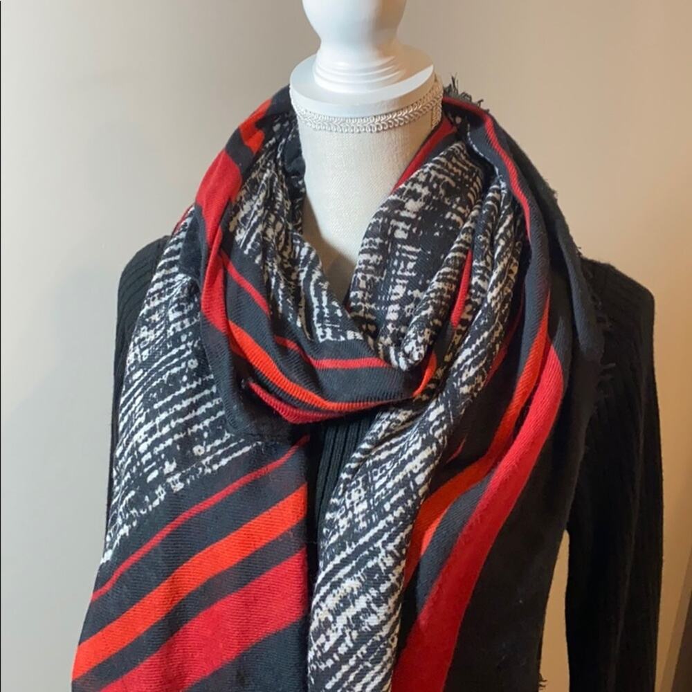 Stunning scarf